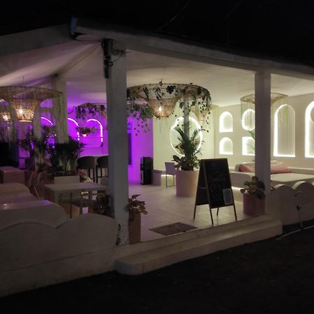 Playa Bonita Hotel & Beach Club Gili Islands Exterior photo