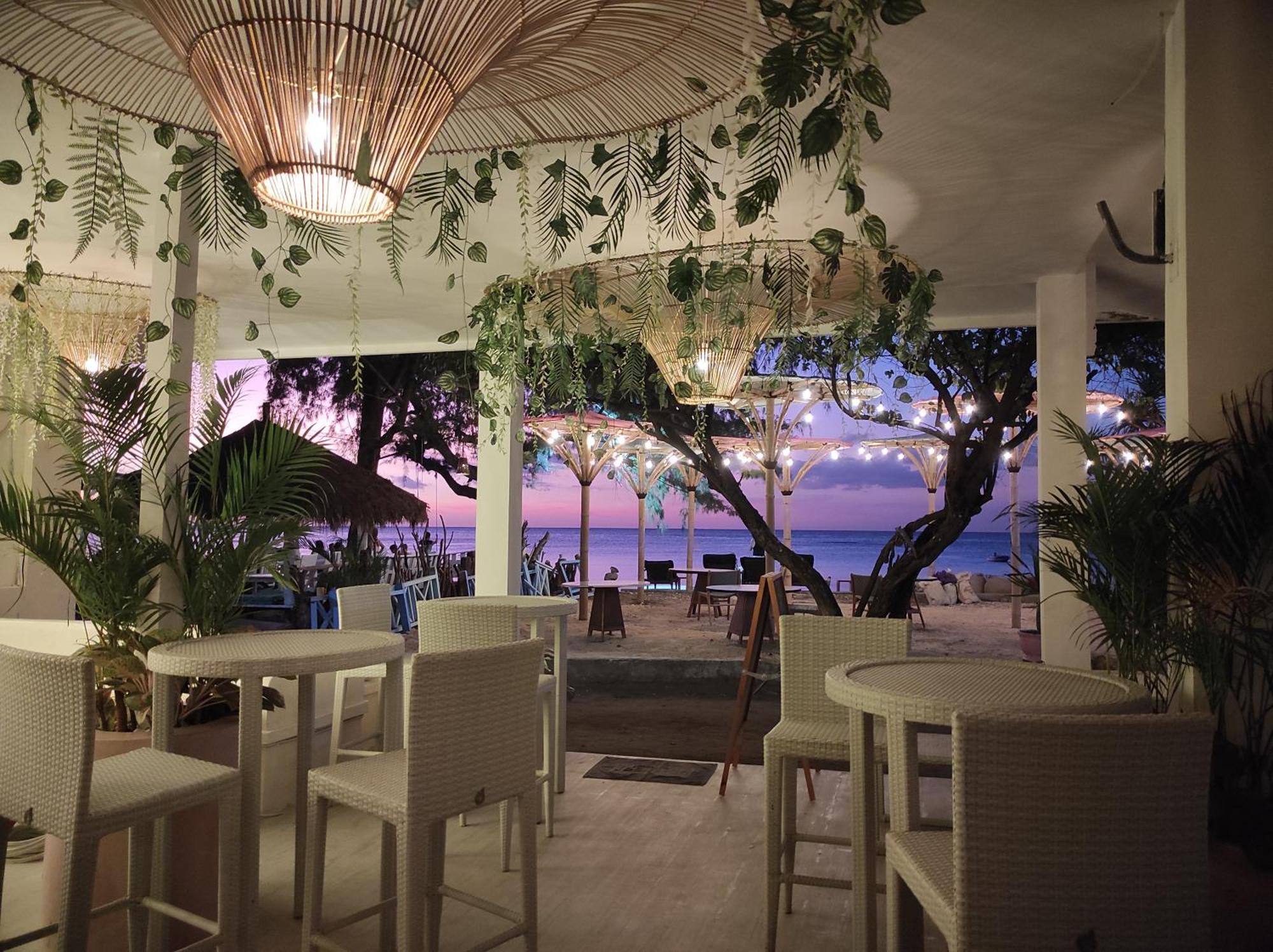 Playa Bonita Hotel & Beach Club Gili Islands Exterior photo