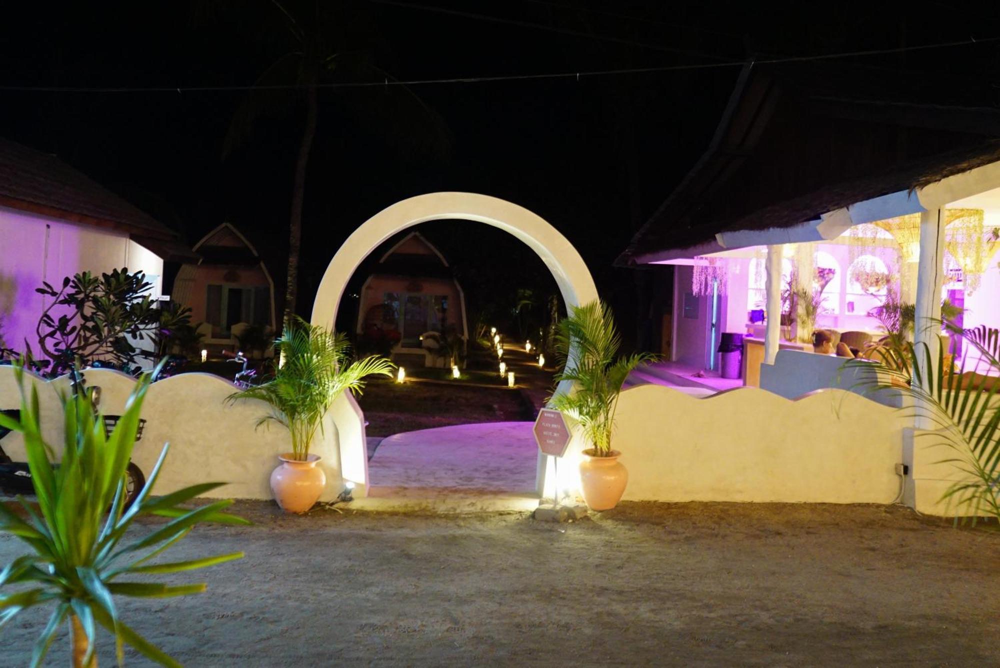 Playa Bonita Hotel & Beach Club Gili Islands Exterior photo