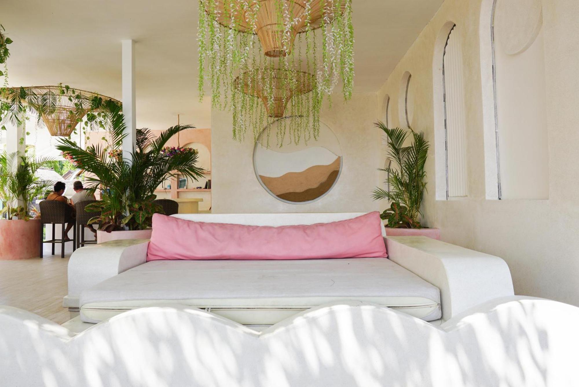 Playa Bonita Hotel & Beach Club Gili Islands Exterior photo